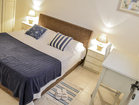 Romantisches Schlafzimmer mit Doppelbett - Luxusvilla Toskanische Perle, Supetar