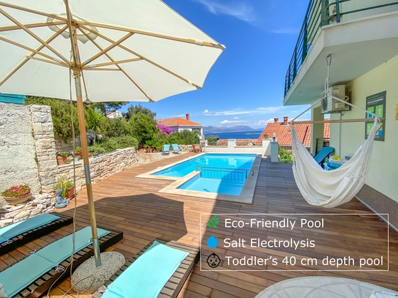 Blick aus der Grillecke zum Poolbereich - Apartments  Sonnenschein, Insel Korcula 