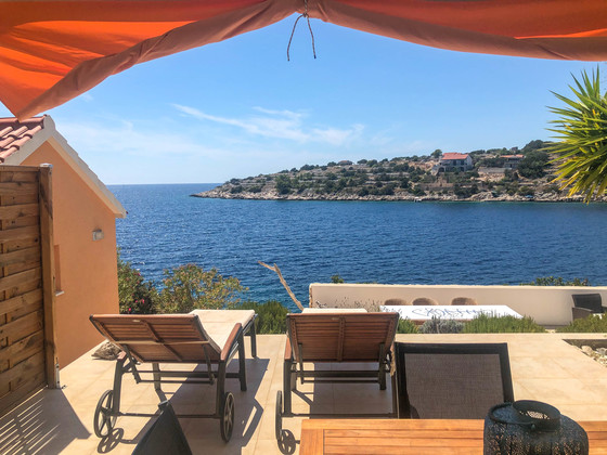 Außenterrasse mit atemberaubendem Blick zum endlosen Meer - Ferienwohnung Tranquillo mit Strandlage, Korcula