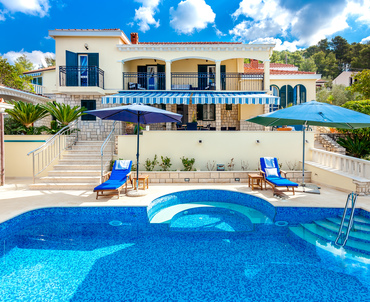 Luxuriöse Villa Dionysus mit Pool